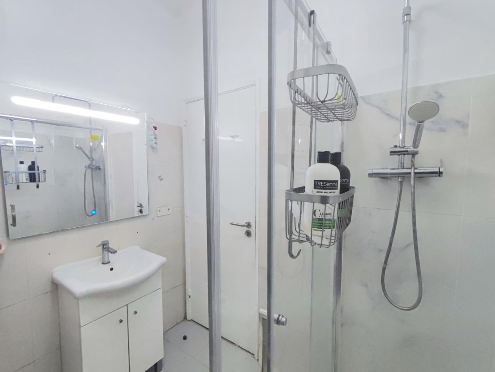 Laxuries Room For Rent Odivelas  Esterno foto